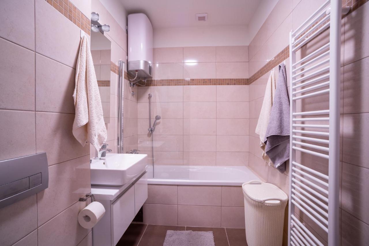 Apartman G8 Deluxe 페일 외부 사진