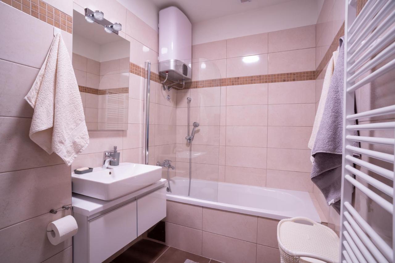 Apartman G8 Deluxe 페일 외부 사진